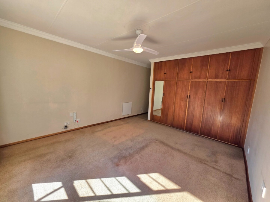 5 Bedroom Property for Sale in Eureka Free State